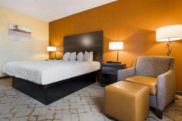 Best Western Grand Victorian Inn image 24